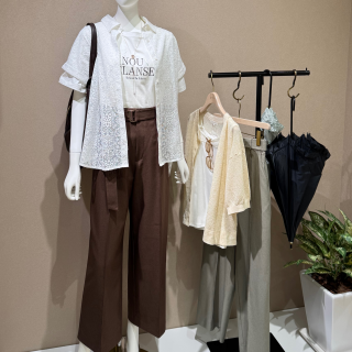 レースがかわいい♡新作シャツ