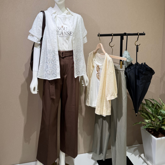 レースがかわいい♡新作シャツ